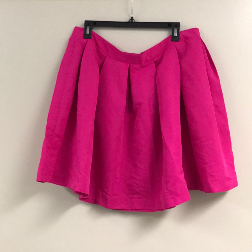 Bright pink party skirt !
